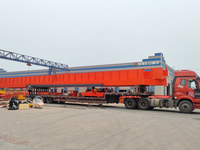 通用橋式起重機 QDXX32/5t—27.7m 制作完成，發(fā)往陜西省銅川市交付客戶使用。