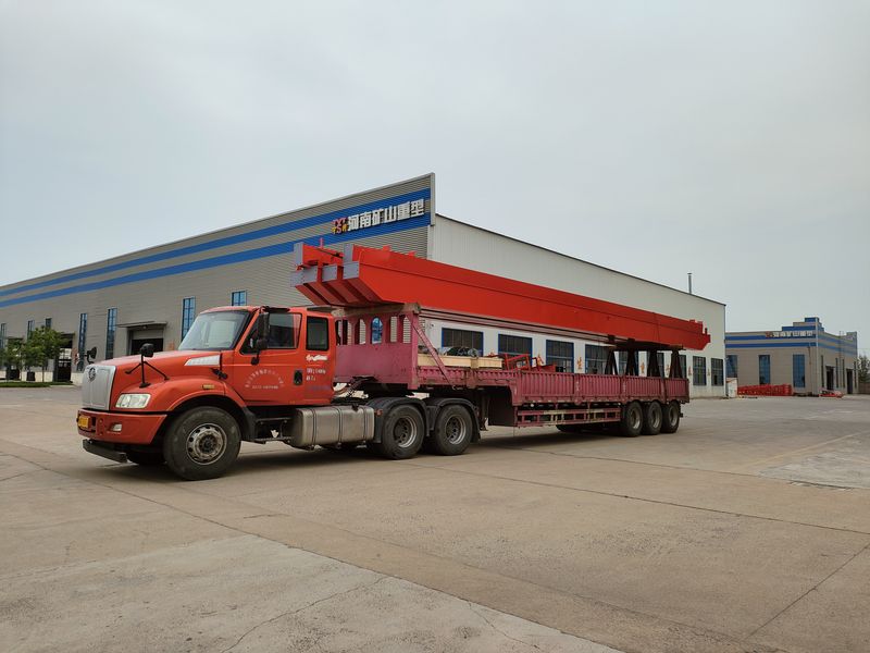 電動(dòng)葫蘆橋式起重機(jī) 3臺(tái) LH5t-17m 制作完成，發(fā)往河南漯河交付客戶使用。